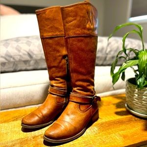 Women’s Distressed Leather Boots - Size 7.5